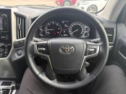 2017 Toyota Landcruiser Altitude
