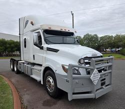 2021 Freightliner Cascadia 126 WHITE