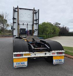 2021 Freightliner Cascadia 126 WHITE