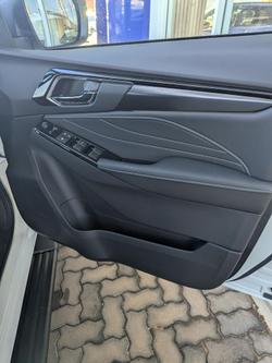 2026 Isuzu MU-X LS-T MY25.5 4X4 Dual Range Mineral White