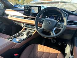 2025 Mitsubishi Outlander Exceed Tourer ZM MY25 AWD Black Diamond with Sterling Silver Roof