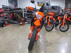 2024 Ktm 690 SMC R ORANGE