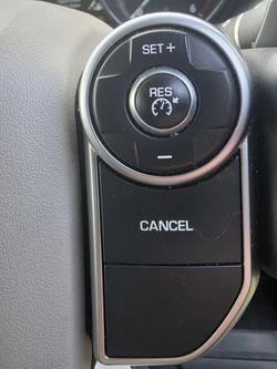 2017 Land Rover Discovery TD6 SE