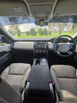 2017 Land Rover Discovery TD6 SE