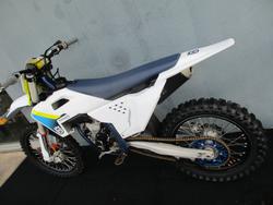 2025 HUSQVARNA FC250 White