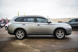 2014 Mitsubishi Outlander ES