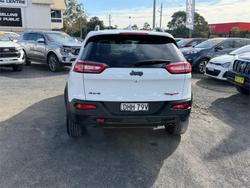 2015 JEEP CHEROKEE TRAILHAWK (4x4)