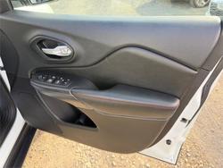 2015 JEEP CHEROKEE TRAILHAWK (4x4)