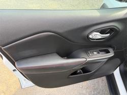 2015 JEEP CHEROKEE TRAILHAWK (4x4)