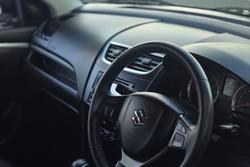 2014 Suzuki Swift GL Navigator
