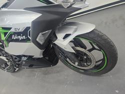 2024 Kawasaki NINJA E-1 SILVER
