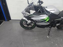 2024 Kawasaki NINJA E-1 SILVER