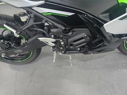 2024 Kawasaki NINJA E-1 SILVER
