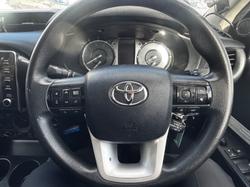 2020 Toyota Hilux SR