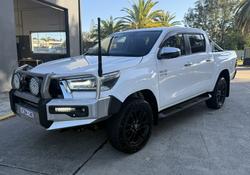 2022 Toyota Hilux SR5 GUN126R 4X4 Dual Range Glacier White