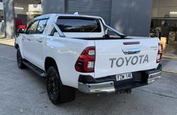 2022 Toyota Hilux SR5