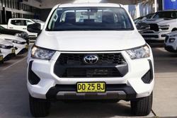 2025 Toyota Hilux SR