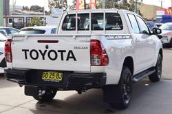 2025 Toyota Hilux SR