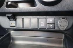 2025 Toyota Hilux SR