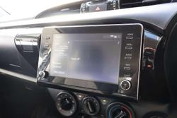 2025 Toyota Hilux SR