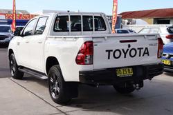2025 Toyota Hilux SR