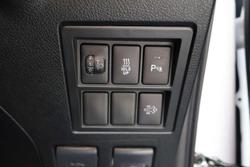 2025 Toyota Hilux SR