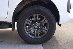 2025 Toyota Hilux SR