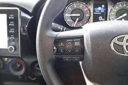 2025 Toyota Hilux SR