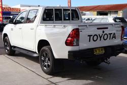 2025 Toyota Hilux SR