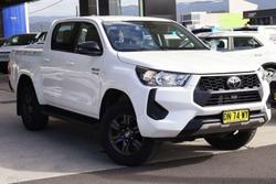 2025 Toyota Hilux SR