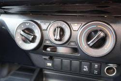 2025 Toyota Hilux SR