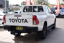 2025 Toyota Hilux SR