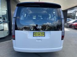2025 Hyundai STARIA