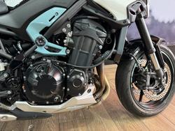2025 Kawasaki Z900 (ZR900) WHITE