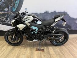 2025 Kawasaki Z900 (ZR900) WHITE