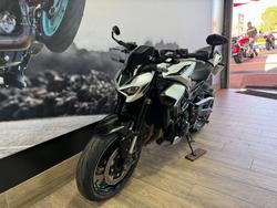 2025 Kawasaki Z900 (ZR900) WHITE