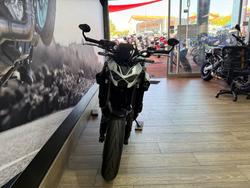 2025 Kawasaki Z900 (ZR900) WHITE