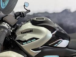 2025 Kawasaki Z900 (ZR900) WHITE