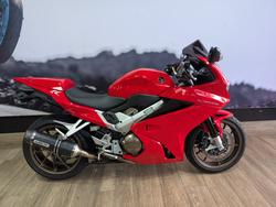 2014 Honda VFR800F (VFR800Fi) RED