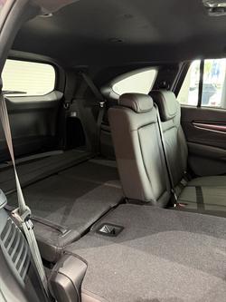 2025 Isuzu MU-X LS-T
