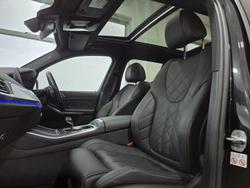 2022 BMW X5 M50i