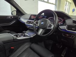 2022 BMW X5 M50i