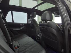2022 BMW X5 M50i