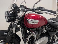 2022 Triumph BONNEVILLE SPEEDMASTER Red