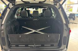 2021 Land Rover Discovery D300 SE