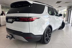 2021 Land Rover Discovery D300 SE