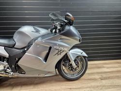 2006 Honda CBR1100XX (SUPER BLACKBIRD) Grey