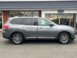 2015 Nissan Pathfinder ST-L
