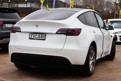 2022 Tesla Model Y Rear-Wheel Drive