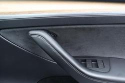 2022 Tesla Model Y Rear-Wheel Drive